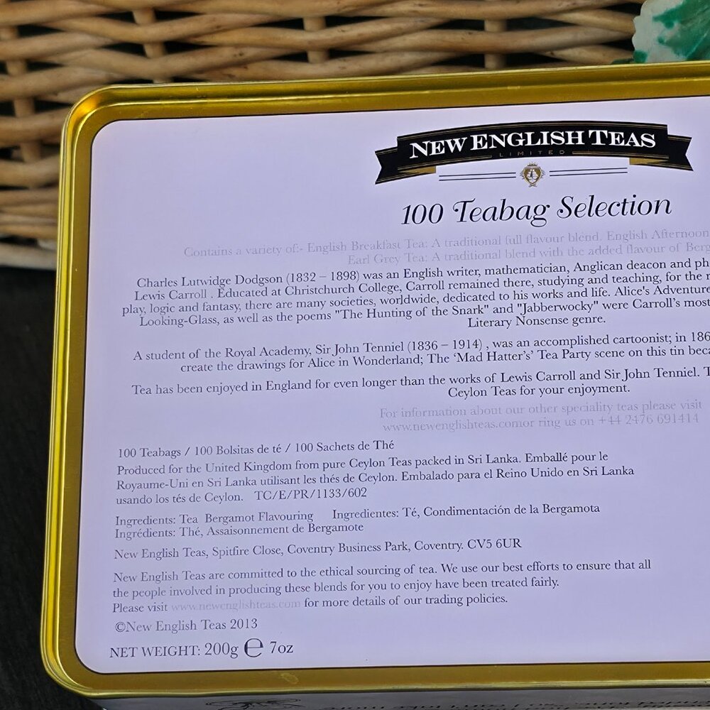 Alice Adventures in Wonderland empty metal tin - Picture 12 of 12